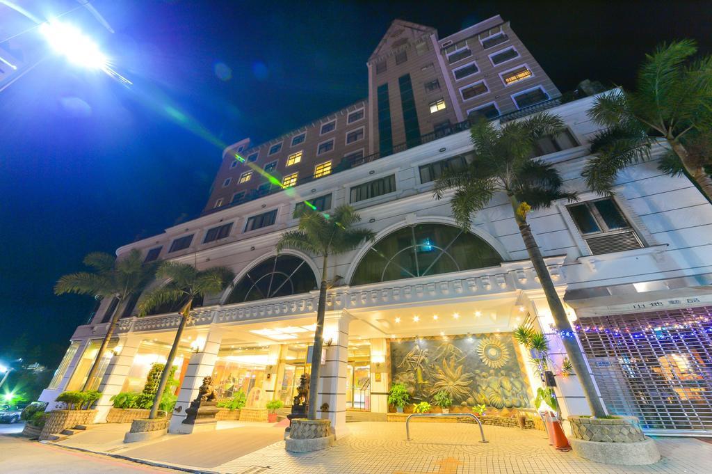 Dongpo Ti Lun Hotel Xinyi Exterior foto